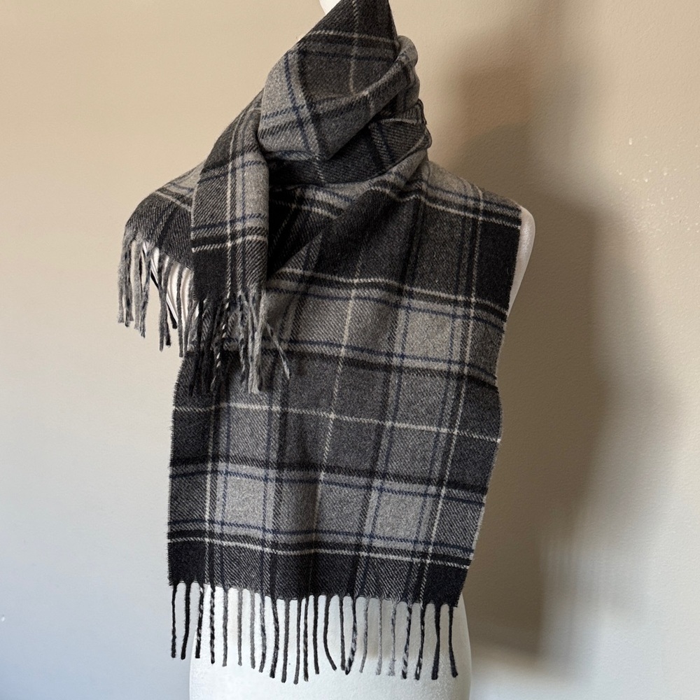 Italian Cashmere blend Plaid Black/Gray /blue Men's Scarf w fringe EUC‎ Classic
